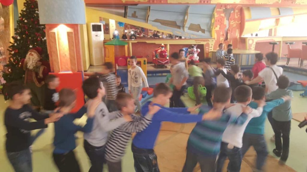 koledno party v uchilishte - animacia (2)